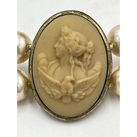 Extasia Signed Vintage Cream Faux Pearl Two Strand Yellow Shell Cameo Necklace - Picture 7 of 15